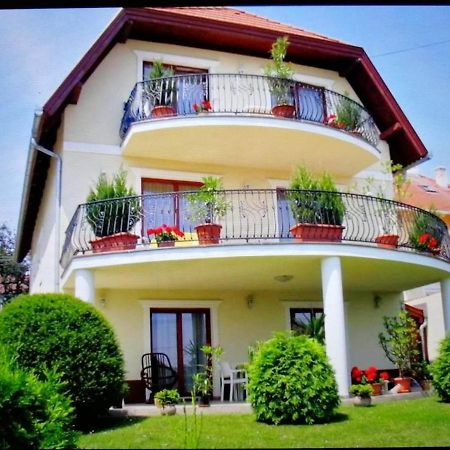Erika Apartmanhazak Heviz Luaran gambar
