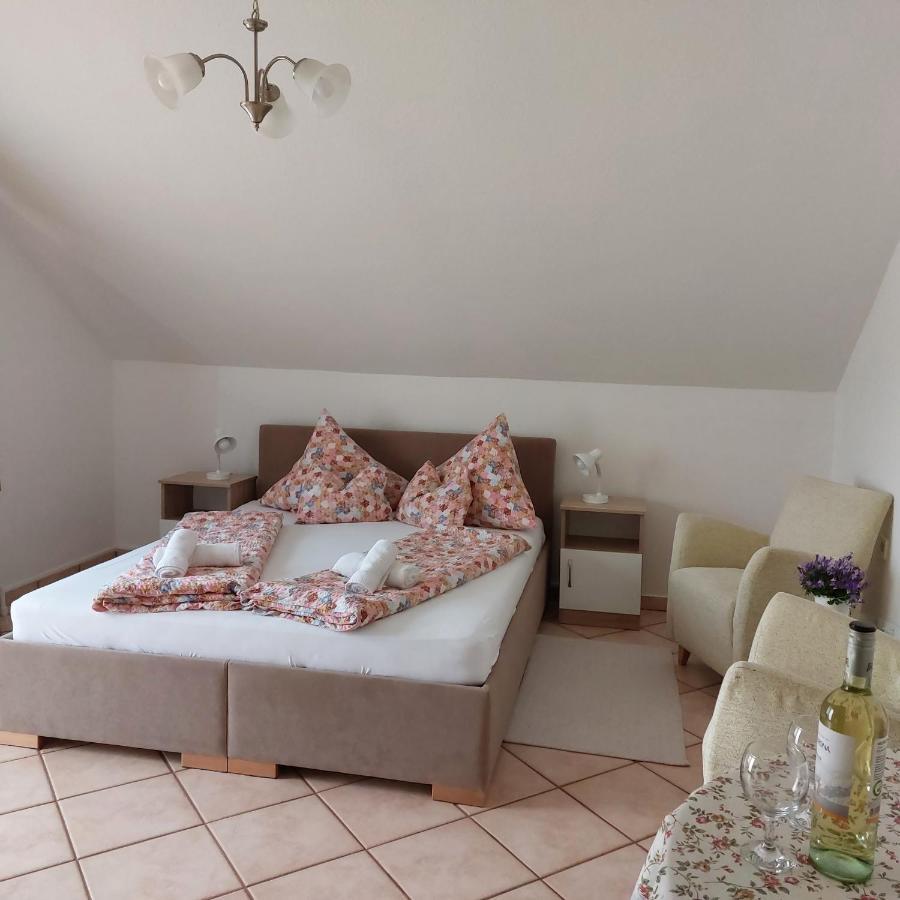 Erika Apartmanhazak Heviz Luaran gambar