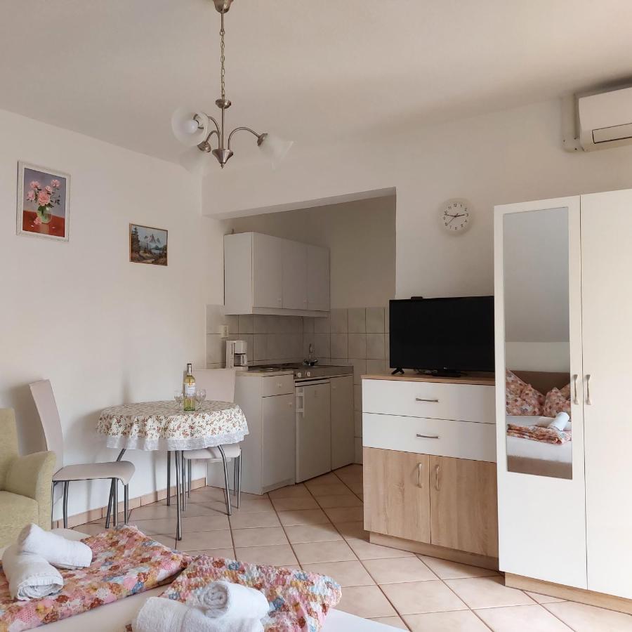 Erika Apartmanhazak Heviz Luaran gambar