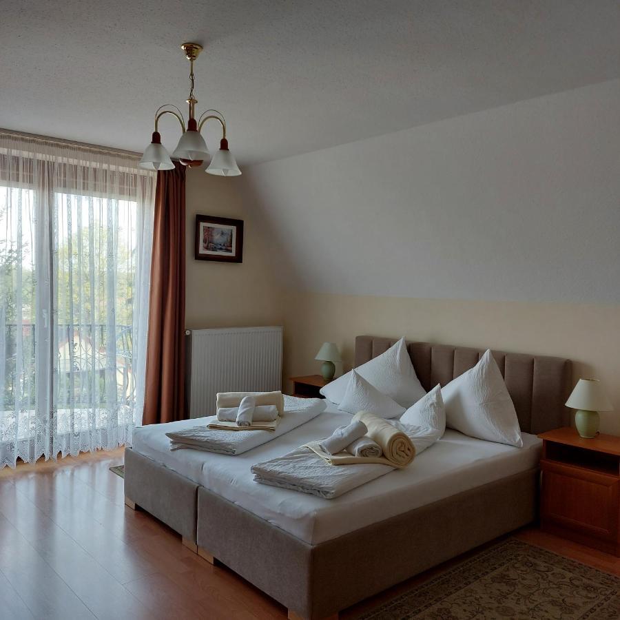 Erika Apartmanhazak Heviz Luaran gambar