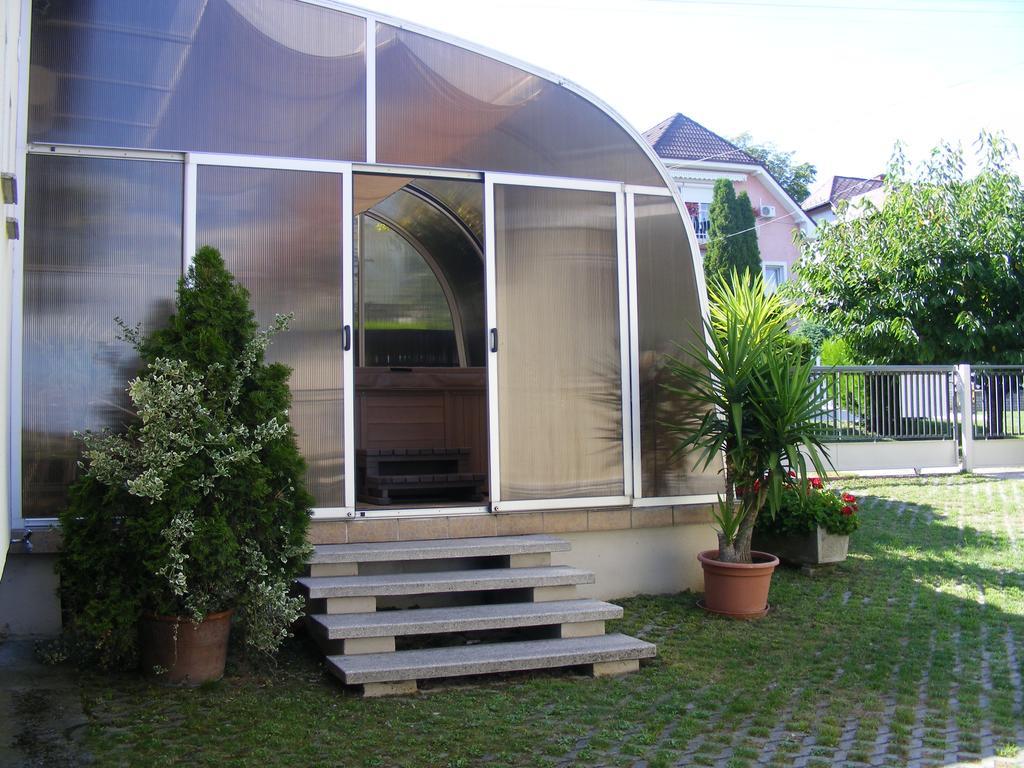 Erika Apartmanhazak Heviz Luaran gambar